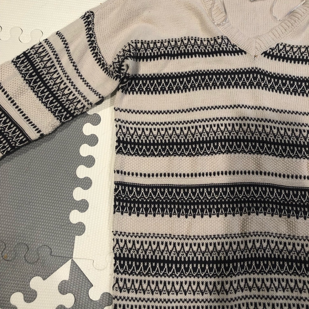 Olive+Oak loose-fitting sweater, worn once!